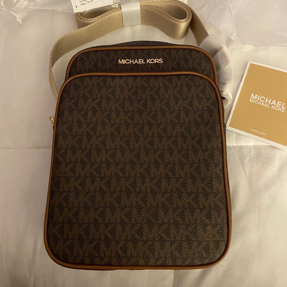 Michael Kors Women's Jet Set Travel Medium Flight Bag Crossbody Bag Brown